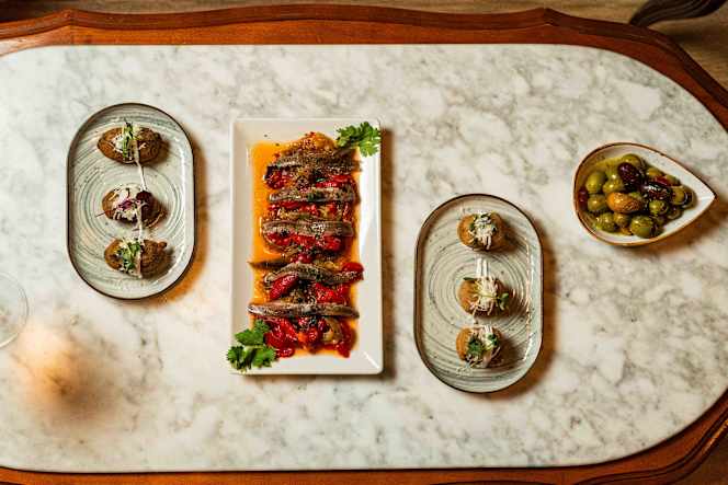 Ultramarinos Steakhouse & Tapas - 9