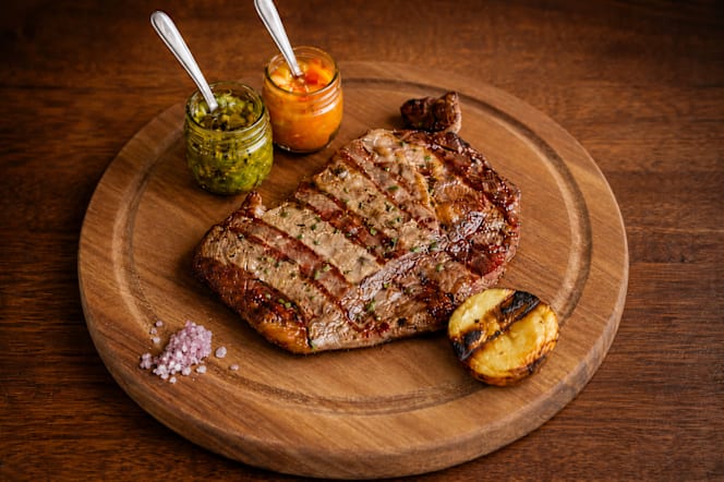 Ultramarinos Steakhouse & Tapas - 8