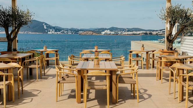 Radio Me Ibiza Rooftop Bar - 1