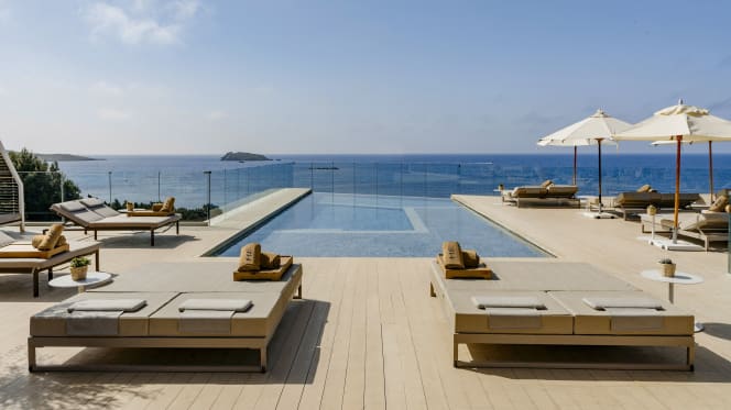 Radio Me Ibiza Rooftop Bar - 7