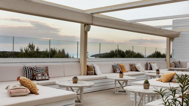 Radio Me Ibiza Rooftop Bar - 4