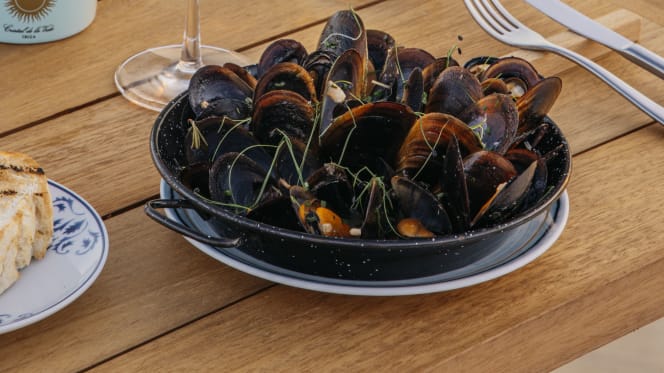 Radio Me Ibiza Rooftop Bar - 3