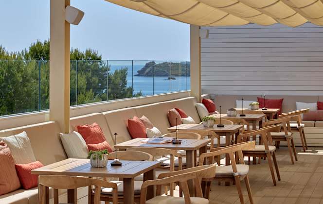 Radio Me Ibiza Rooftop Bar - 5