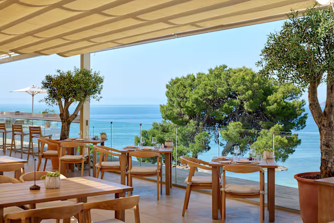 Radio Me Ibiza Rooftop Bar - 9