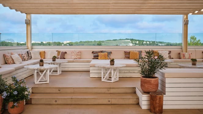 Radio Me Ibiza Rooftop Bar - 6