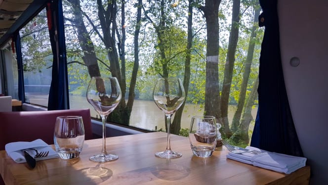 Le Voyage Gourmand, Bus Restaurant - 9