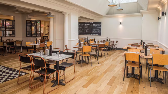 Franco Manca Cheltenham - Cheltenham - 4