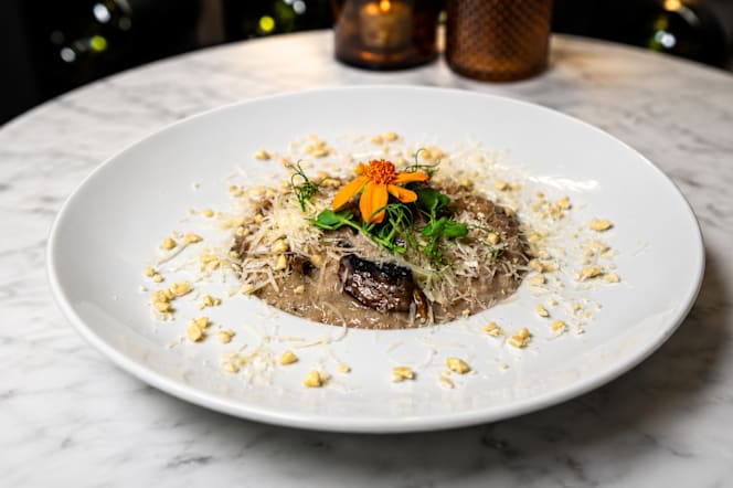 Brutt Champagneria Gastrobar - 9