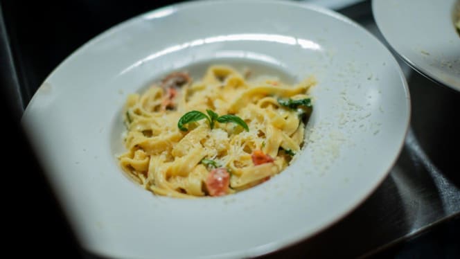 Brutt Champagneria Gastrobar - 4