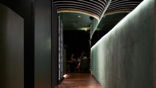 Brutt Champagneria Gastrobar - 1