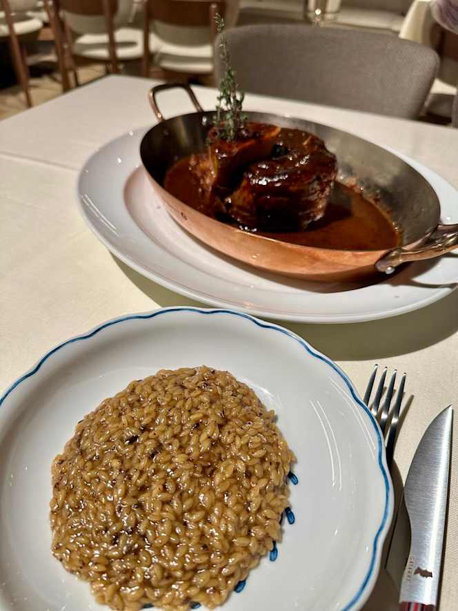 Gayarre  Steak House - 2