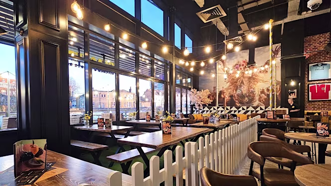 KWACKERS Kitchen & Sports Bar - Southampton - 4