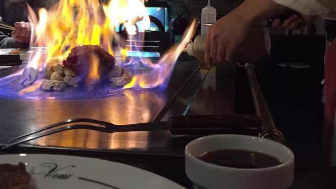 Devant Vous - Paris - 2