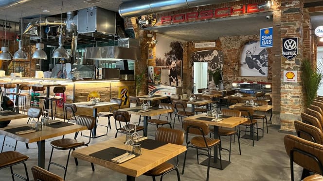 Ristorante Garage - Pizza, Grill & Cocktails - 9