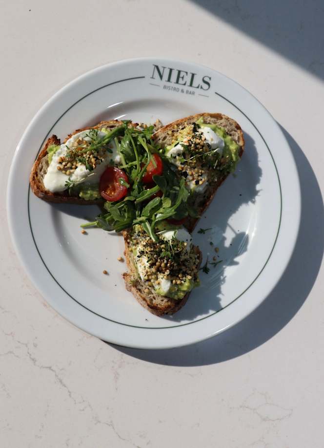 Niels Bistro & Bar - 8