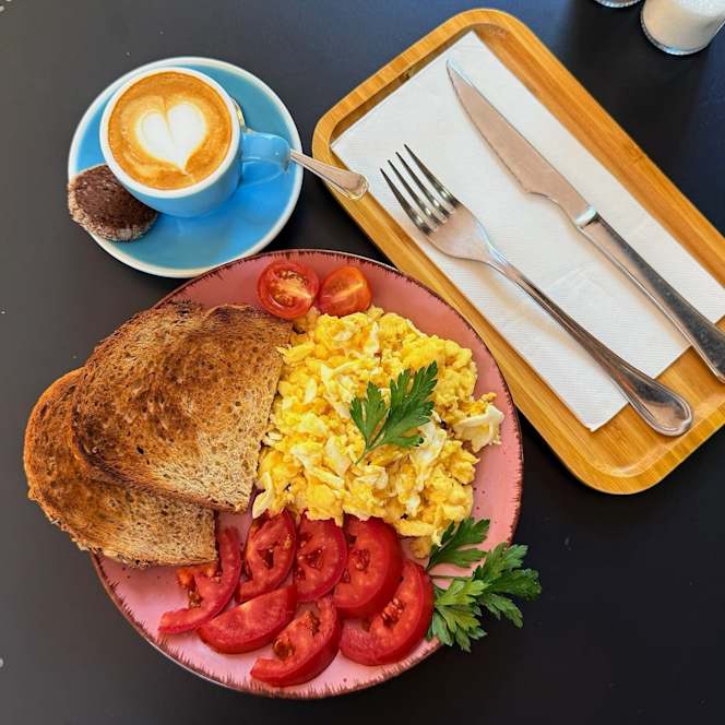 Belísimo Ukrainian Coffee & Bakery - 7