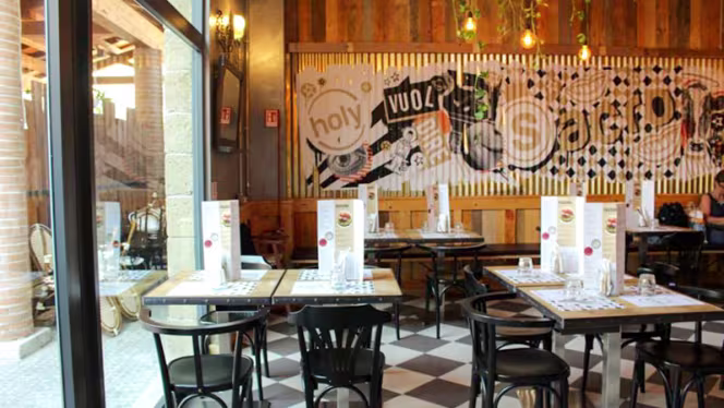 Ham Holy Burger Castel Romano Designer Outlet - 4