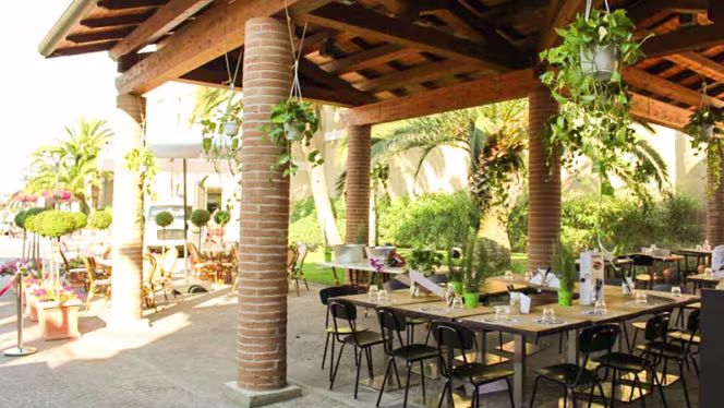 Ham Holy Burger Castel Romano Designer Outlet - 0