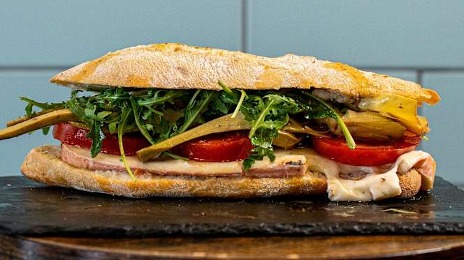 Casa Tua Deli Wine Bar - 6